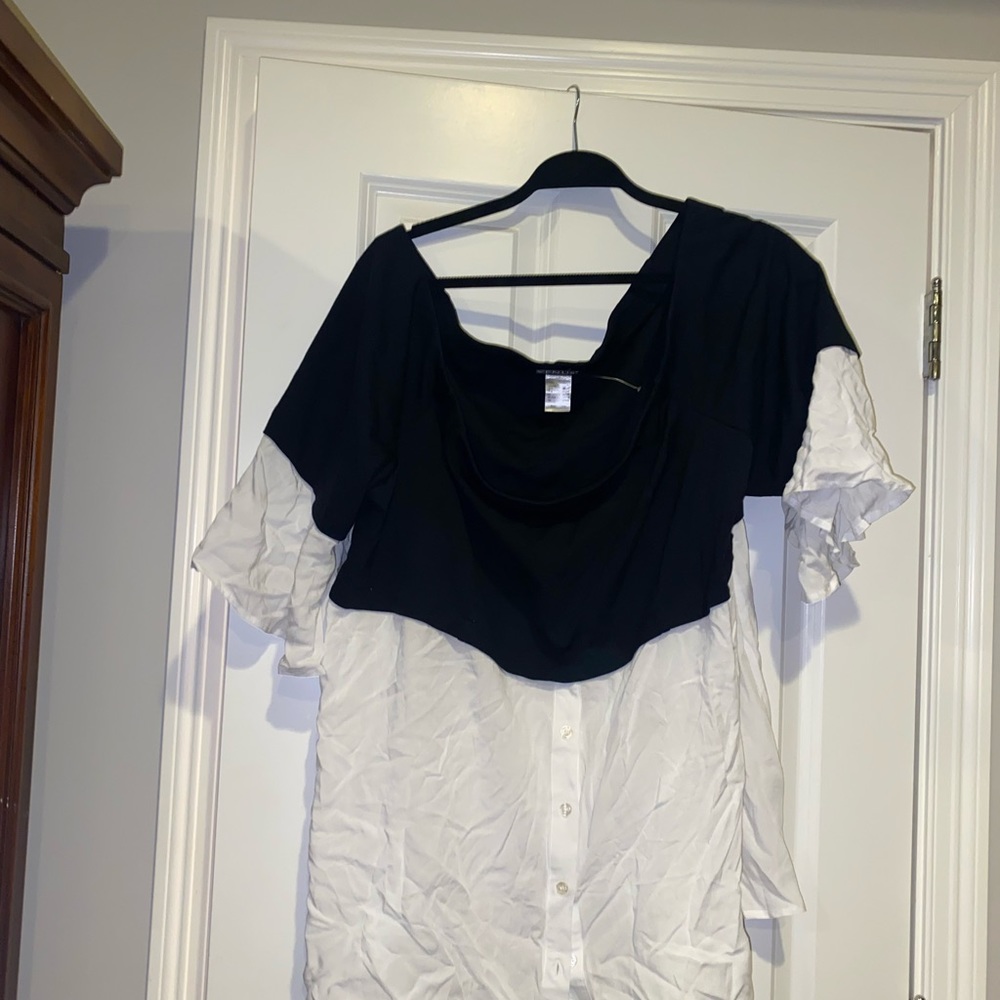 Brand New Never Worn Venus off the shoulder top.